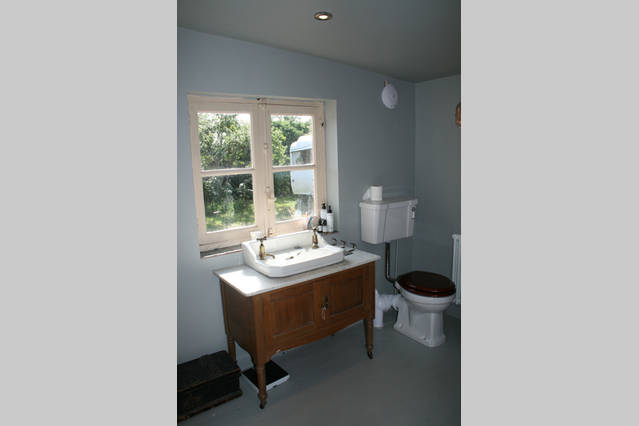 Master bedroom ensuite (shower and bath)